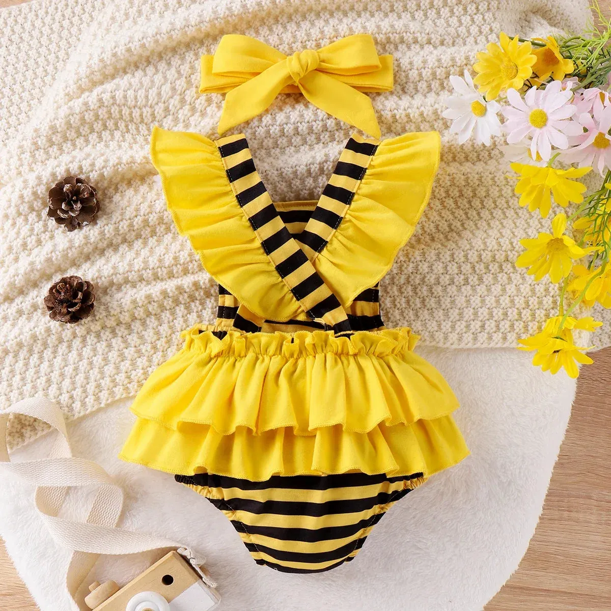 Baby Girls Marine Flutter Sleeve Romper Set Suitable for Summer Season Soft and Comfortable  Perfect for Outings 2pcs