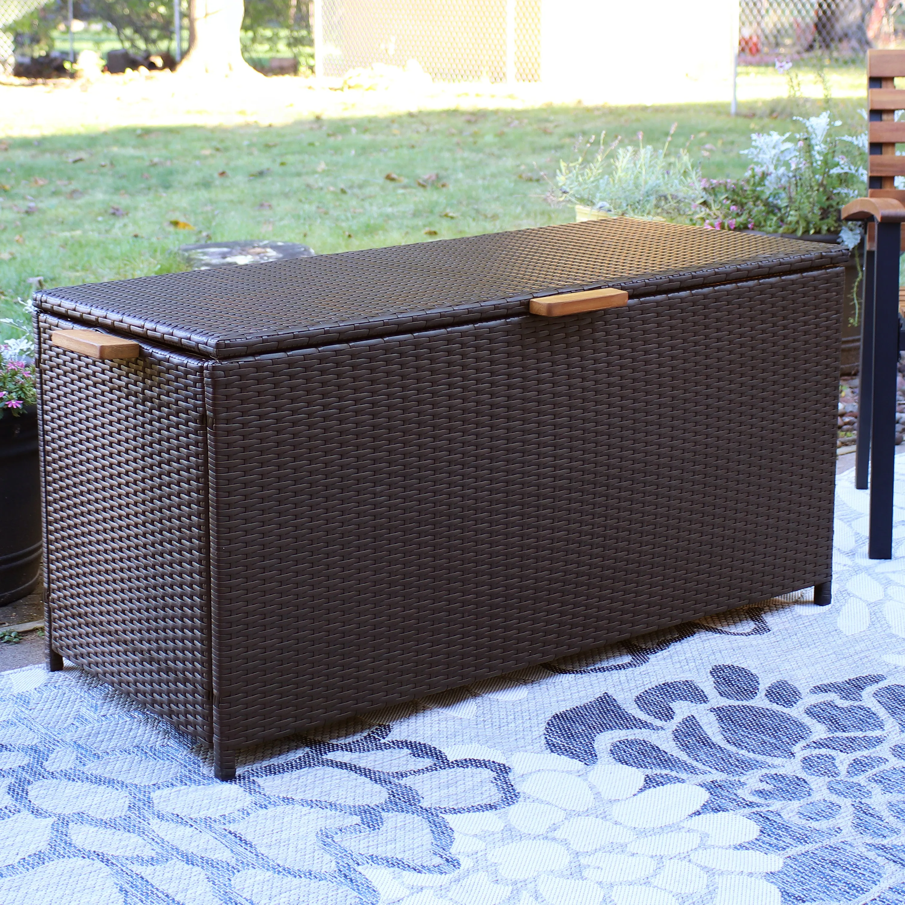 Sunnydaze Indoor/Outdoor Resin Rattan 75-Gallon Deck Box